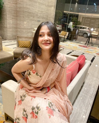 model Call Girls in Mumbai